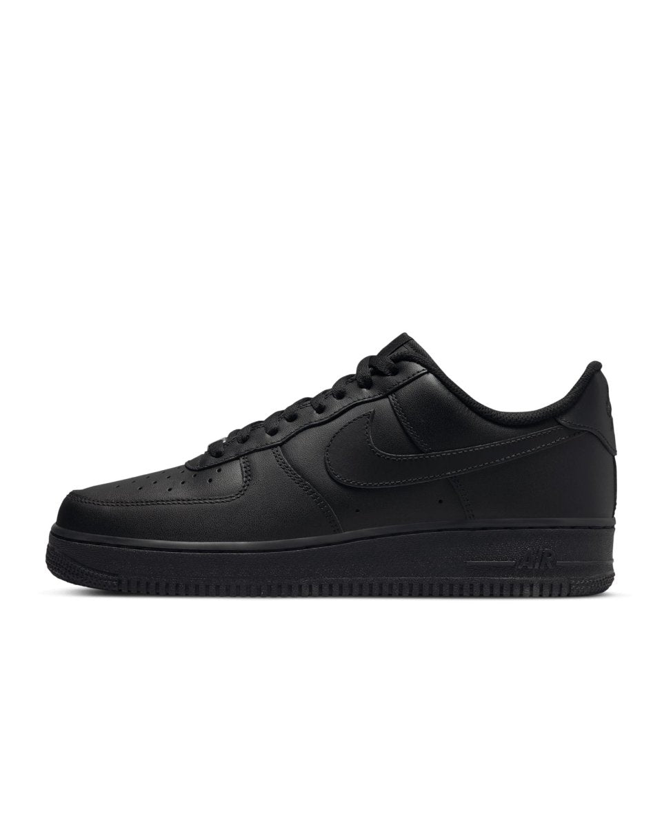 Nike Air Force 1 '07 in a "Triple Black" colorway - RecetaSneakers