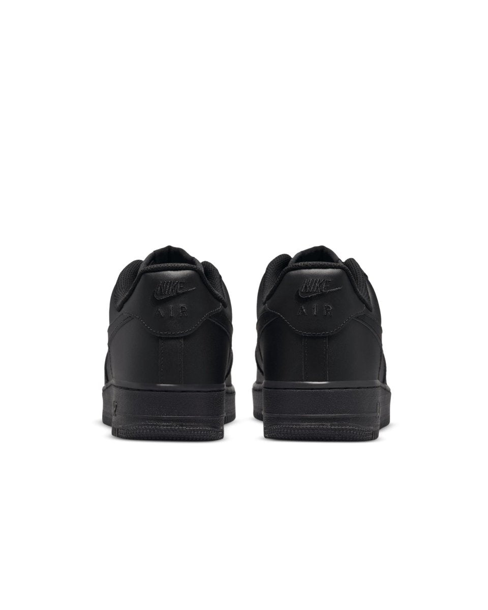 Nike Air Force 1 '07 in a "Triple Black" colorway - RecetaSneakers